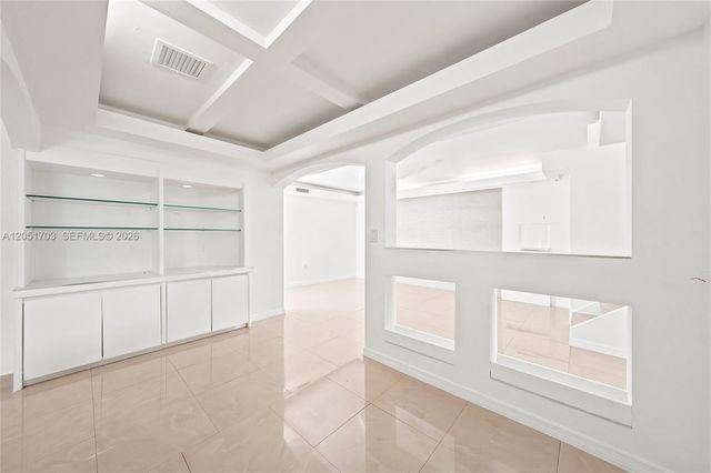 9674 Fontainebleau Blvd 28, Miami, FL 33172