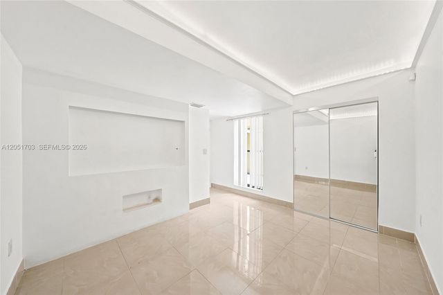 9674 Fontainebleau Blvd 28, Miami, FL 33172