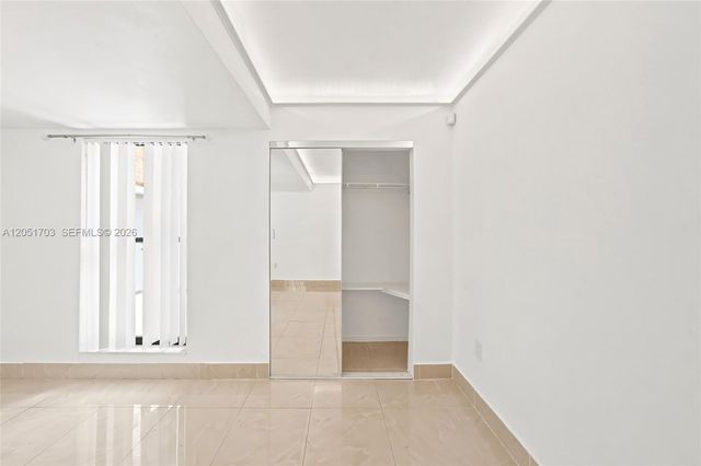 9674 Fontainebleau Blvd 28, Miami, FL 33172