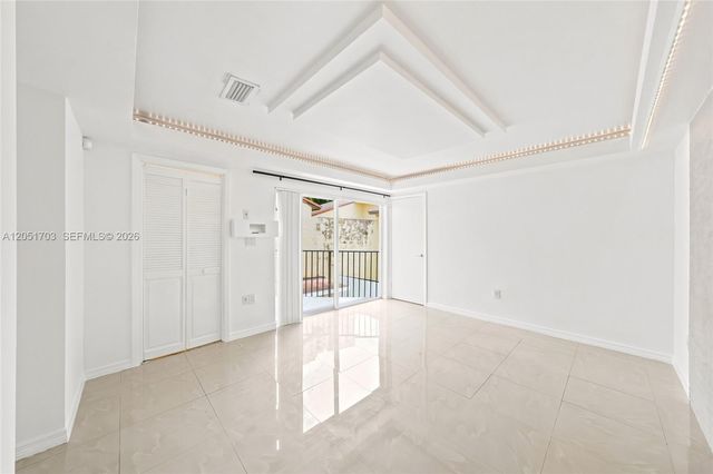 9674 Fontainebleau Blvd 28, Miami, FL 33172