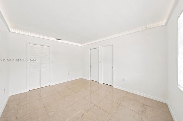 9674 Fontainebleau Blvd 28, Miami, FL 33172