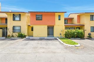 9674 Fontainebleau Blvd 28, Miami, FL 33172