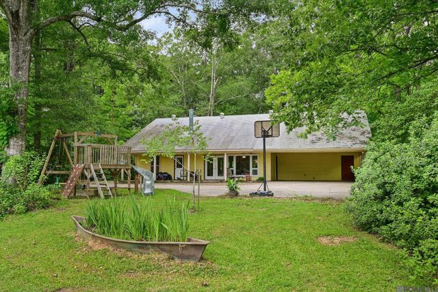 7042 Reed Rd, St Francisville, LA 70775