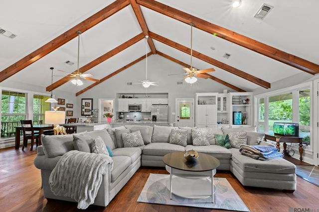 7042 Reed Rd, St Francisville, LA 70775
