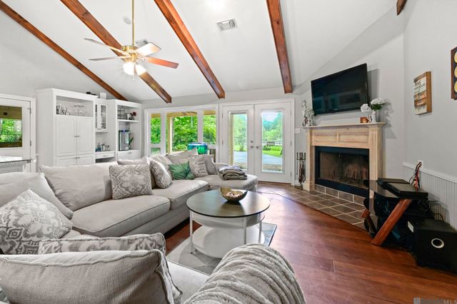 7042 Reed Rd, St Francisville, LA 70775