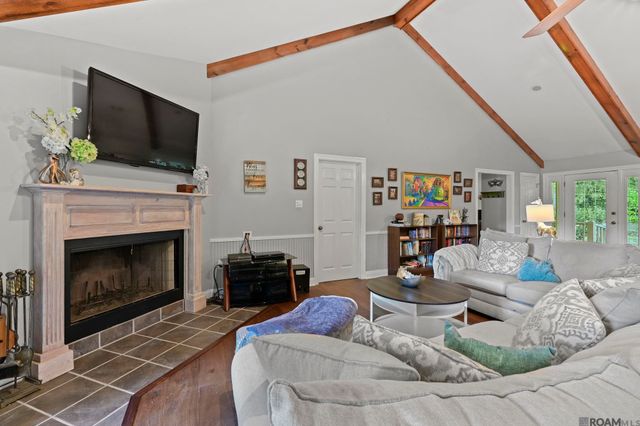 7042 Reed Rd, St Francisville, LA 70775
