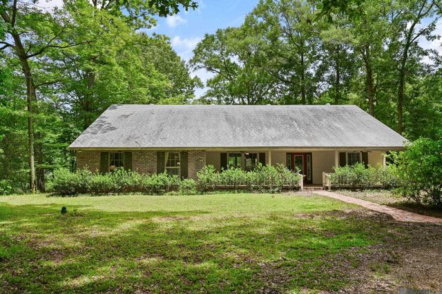 7042 Reed Rd, St Francisville, LA 70775