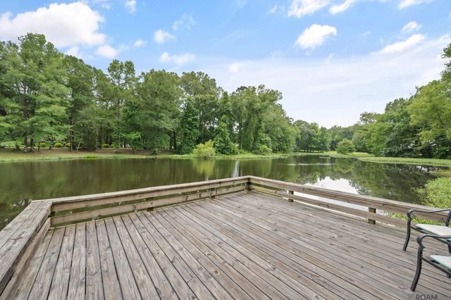 7042 Reed Rd, St Francisville, LA 70775