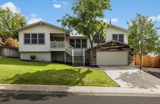 7821 Palmyra Dr, Fair Oaks, CA 95628
