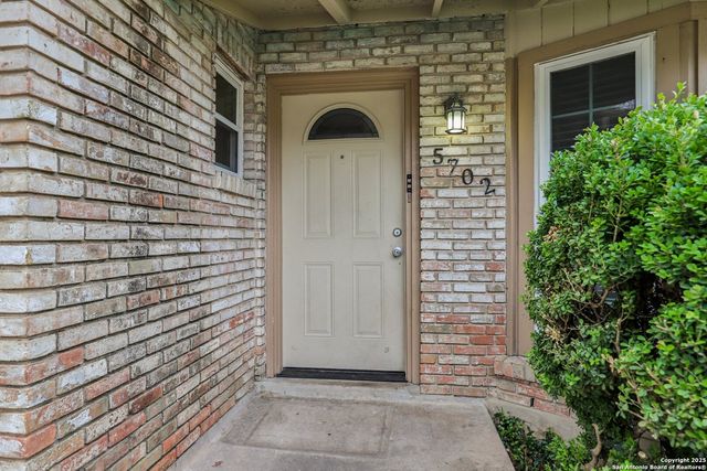 5702 Gabor, San Antonio, TX 78240