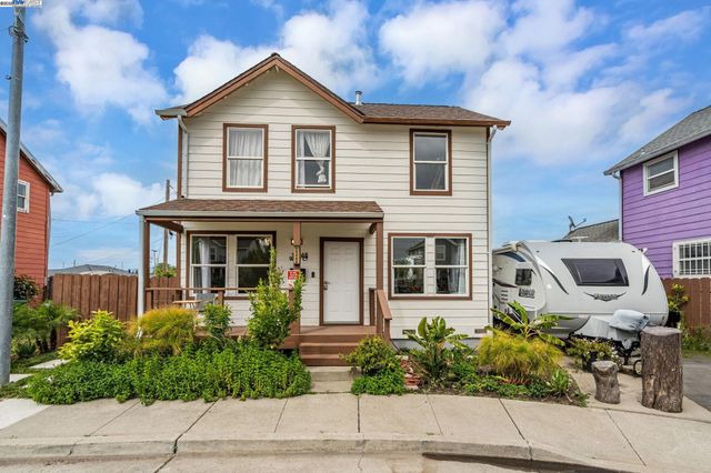 10468 West Court, Oakland, CA 94603