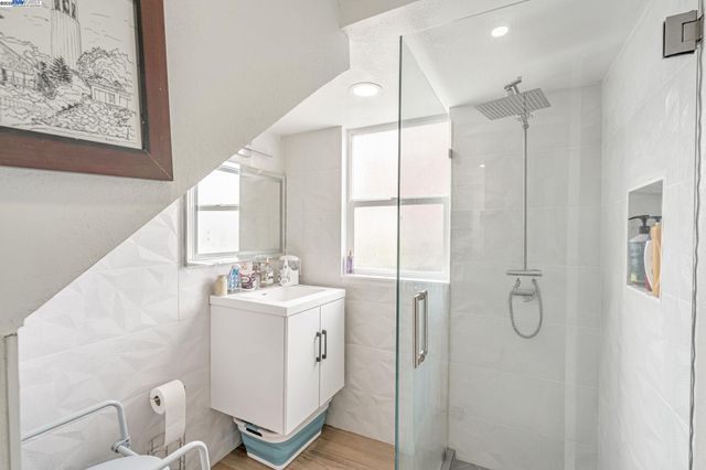 10468 West Court, Oakland, CA 94603