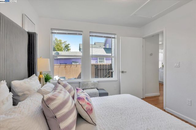 10468 West Court, Oakland, CA 94603