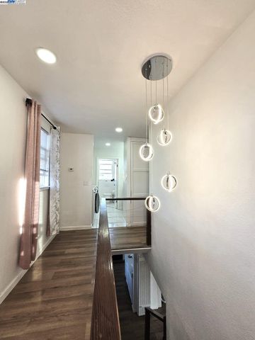 10468 West Court, Oakland, CA 94603