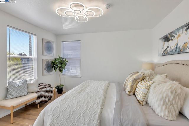 10468 West Court, Oakland, CA 94603