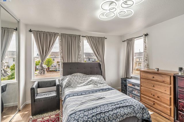 10468 West Court, Oakland, CA 94603