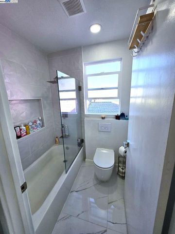 10468 West Court, Oakland, CA 94603