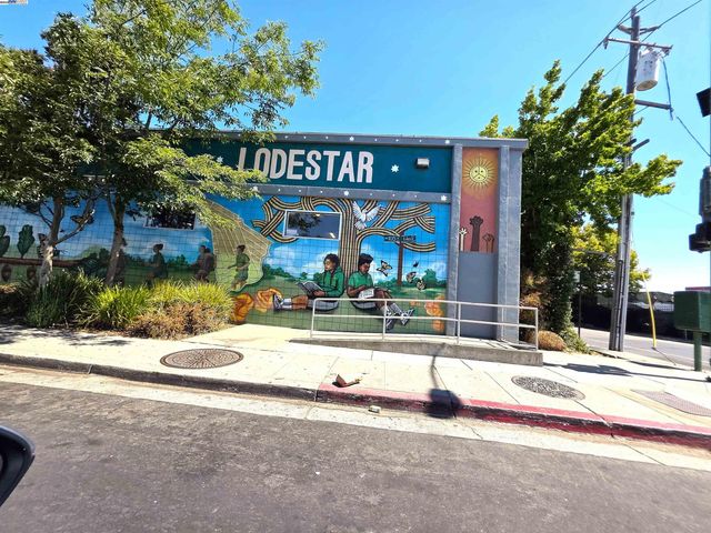 10468 West Court, Oakland, CA 94603