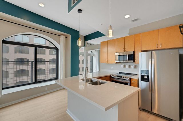 507 Sabine ST 1010, Austin, TX 78701