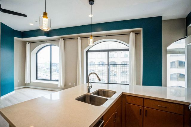 507 Sabine ST 1010, Austin, TX 78701