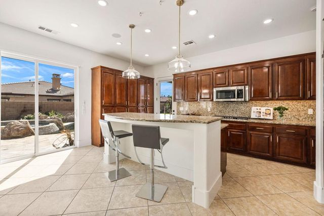 57806 Cantata Drive, La Quinta, CA 92253