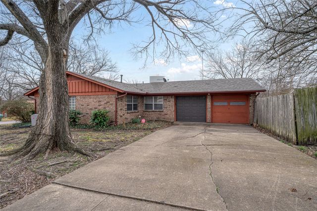 702 Hillside Drive, Sherman, TX 75090