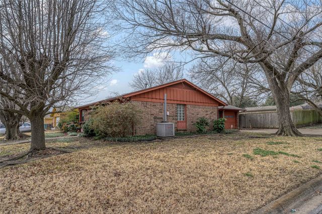702 Hillside Drive, Sherman, TX 75090