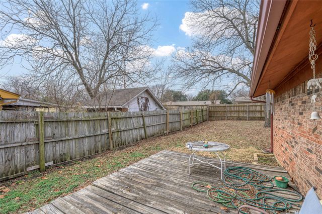 702 Hillside Drive, Sherman, TX 75090