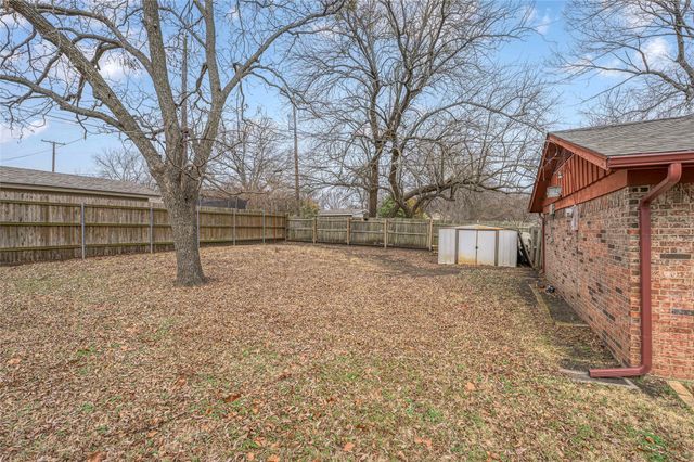 702 Hillside Drive, Sherman, TX 75090