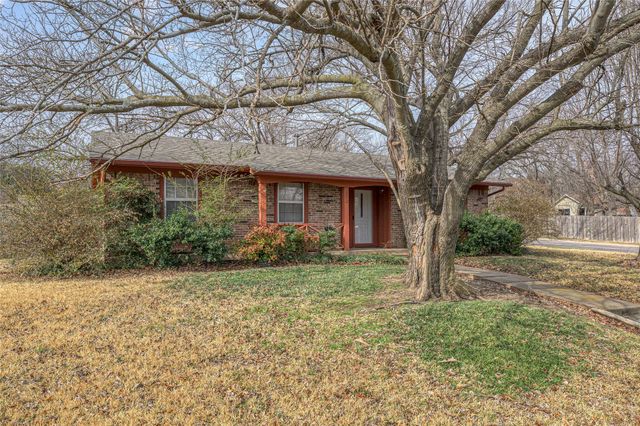 702 Hillside Drive, Sherman, TX 75090