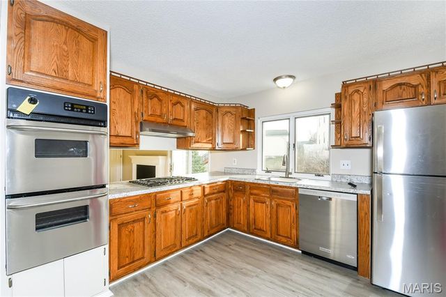 31 Four Winds Drive, St Peters, MO 63376