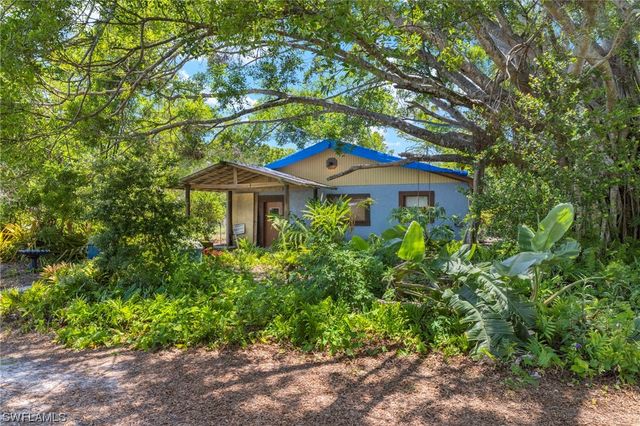 13100 Pinto LN, Fort Myers, FL 33912