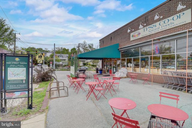 702 SLIGO CREEK PKWY, Takoma Park, MD 20912