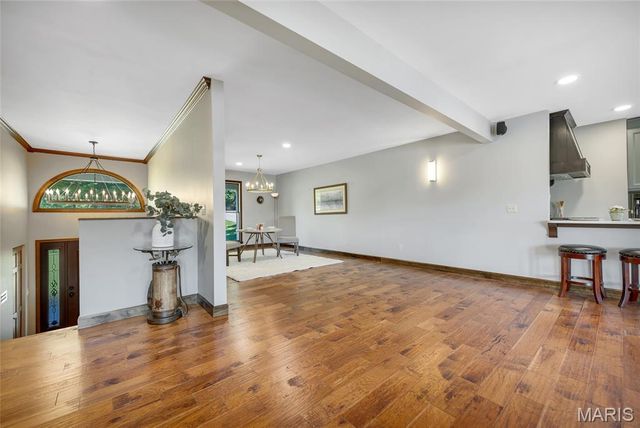 693 Boulevard De Cannes, Edwardsville, IL 62025