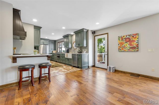 693 Boulevard De Cannes, Edwardsville, IL 62025