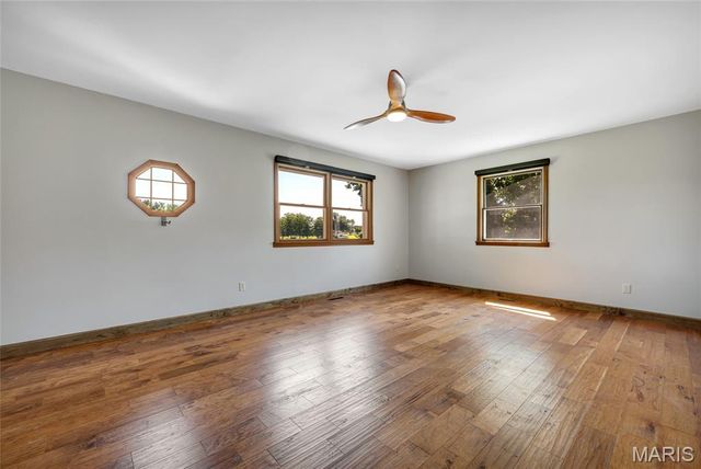 693 Boulevard De Cannes, Edwardsville, IL 62025