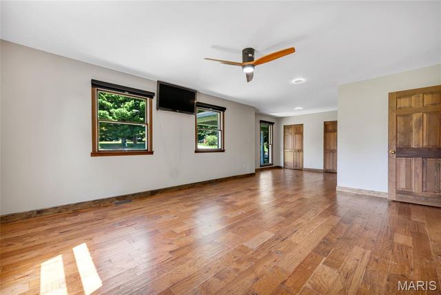 693 Boulevard De Cannes, Edwardsville, IL 62025