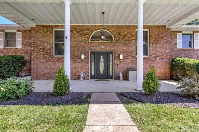 693 Boulevard De Cannes, Edwardsville, IL 62025