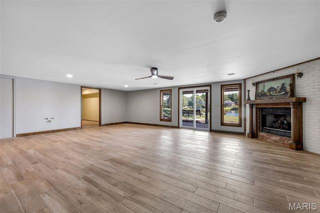 693 Boulevard De Cannes, Edwardsville, IL 62025