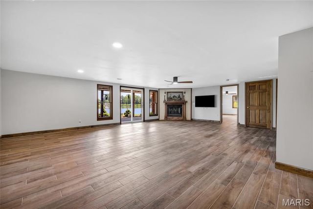 693 Boulevard De Cannes, Edwardsville, IL 62025