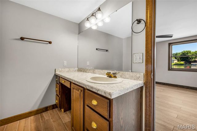 693 Boulevard De Cannes, Edwardsville, IL 62025