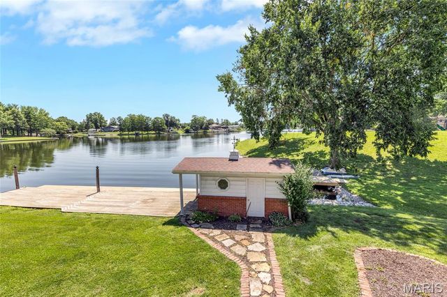 693 Boulevard De Cannes, Edwardsville, IL 62025