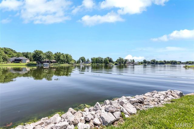 693 Boulevard De Cannes, Edwardsville, IL 62025