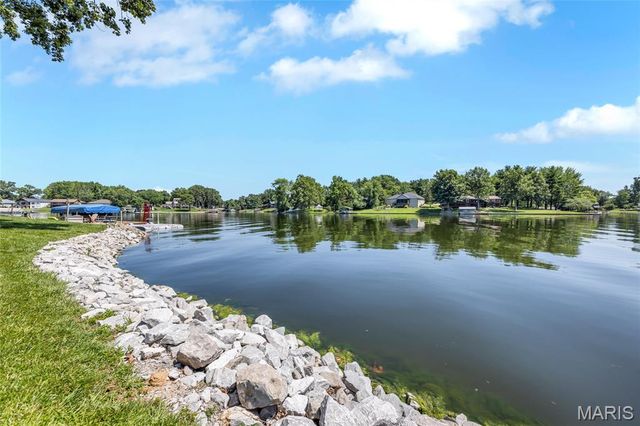 693 Boulevard De Cannes, Edwardsville, IL 62025