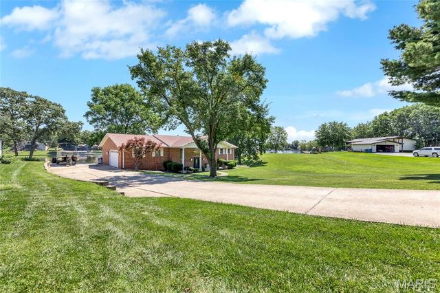 693 Boulevard De Cannes, Edwardsville, IL 62025