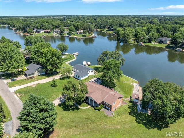 693 Boulevard De Cannes, Edwardsville, IL 62025