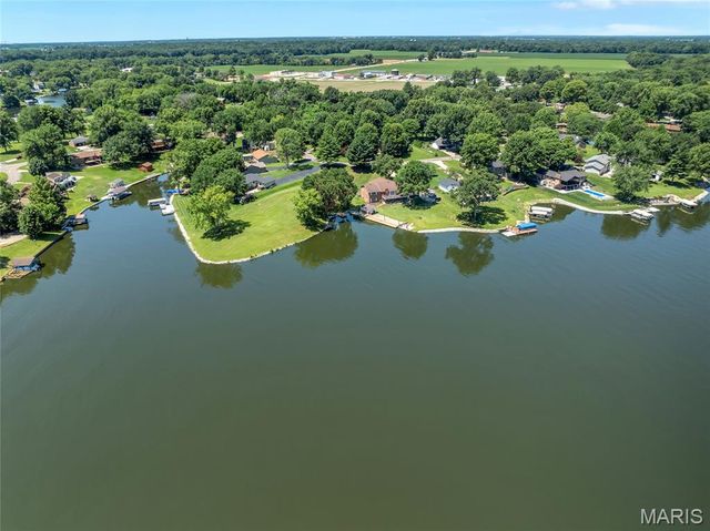 693 Boulevard De Cannes, Edwardsville, IL 62025