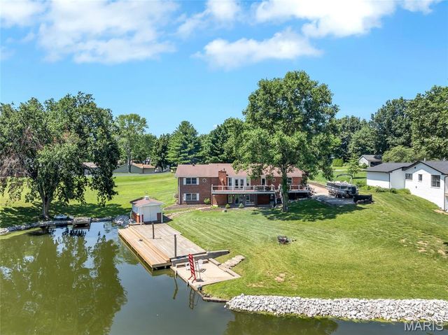 693 Boulevard De Cannes, Edwardsville, IL 62025