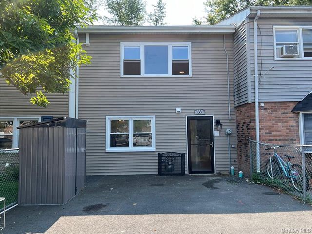 38 Hampton Court, Middletown, NY 10941