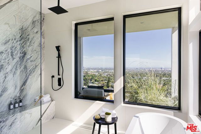 7866 Fareholm Drive, Los Angeles, CA 90046